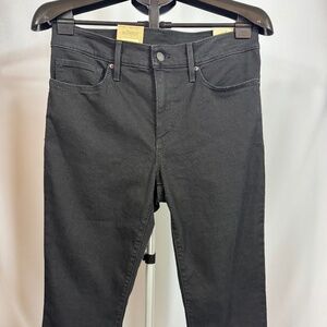 Levi’s 311 Shaping Skinny Capri Jeans Women’s Size 30 Black NWT